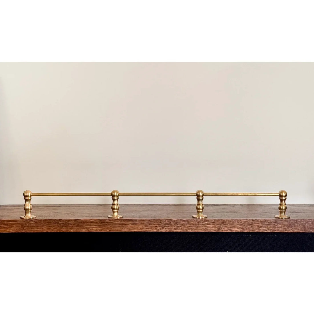 Things you need to know before buying a gallery rail for your shelves