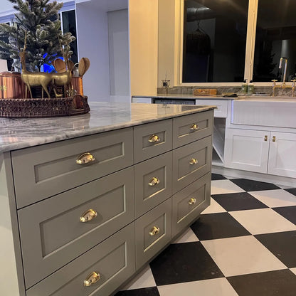 finish:unlacquered-brass