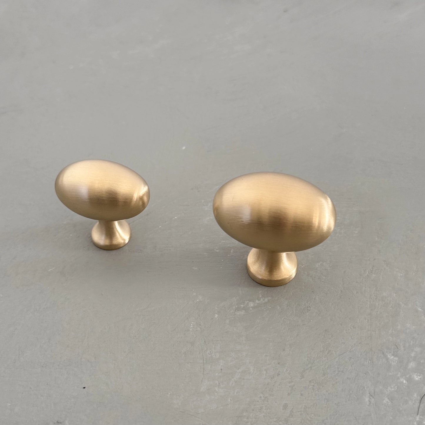 Solid Brass Oval Knob - EARBY