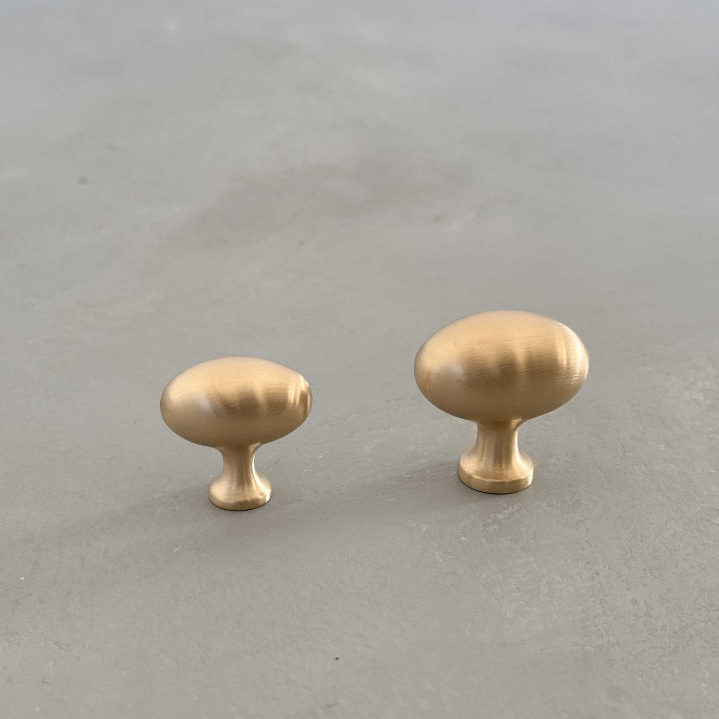 Solid Brass Oval Knob - EARBY