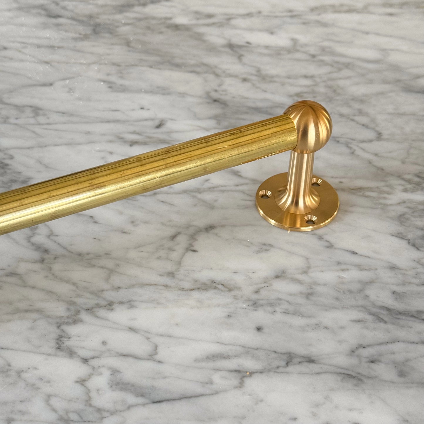 Brass Pot/Picture Rail Unlacquered