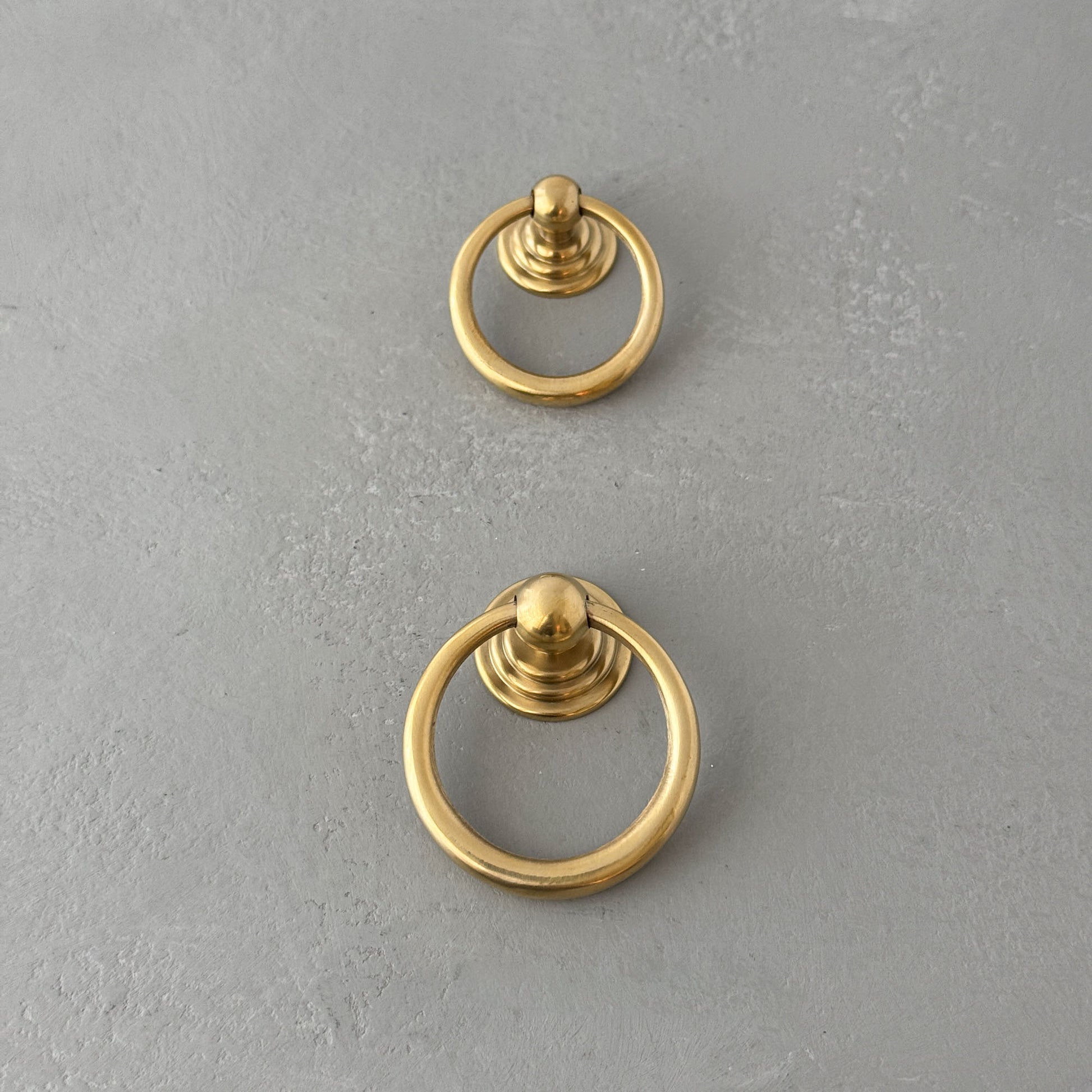 finish:unlacquered-brass