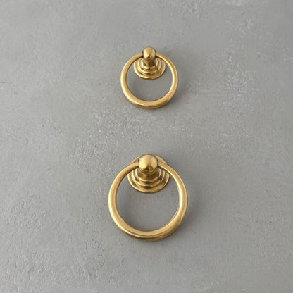 finish:unlacquered-brass