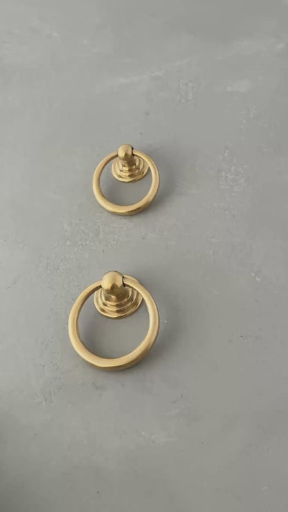 finish:unlacquered-brass