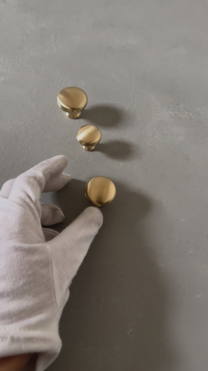 Solid Brass Mushroom Round Knobs - HERIOT