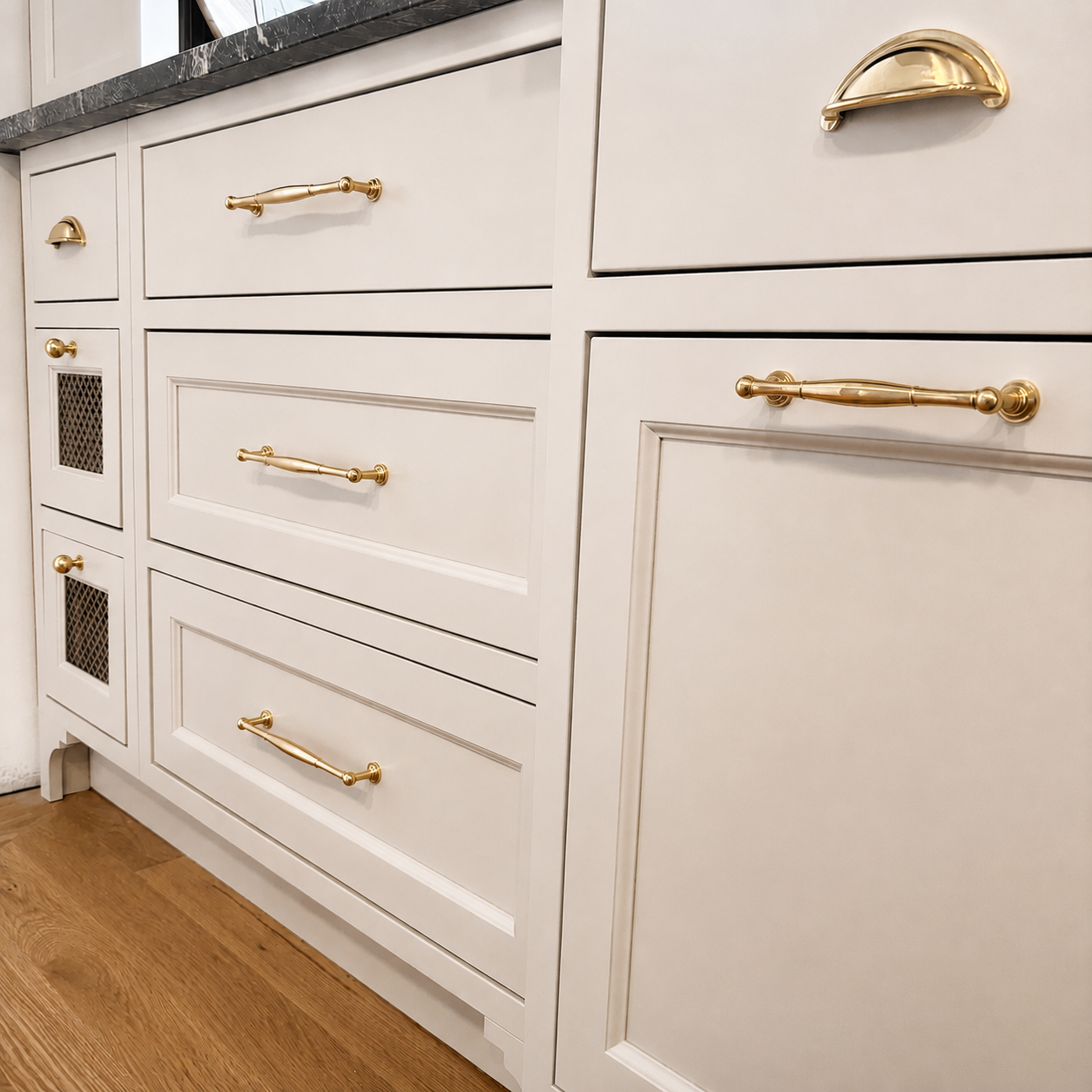 finish:unlacquered-brass